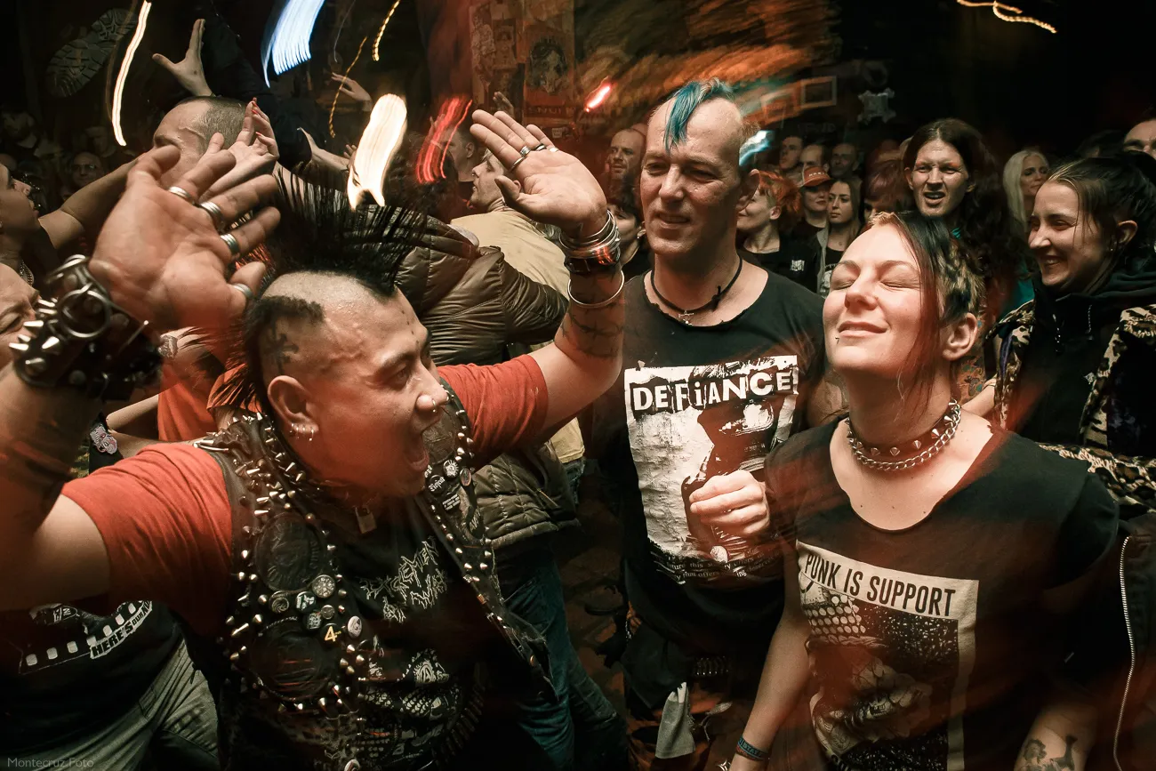 Anarchy in the Party: Tips For Throwing A Punk Themed Bash